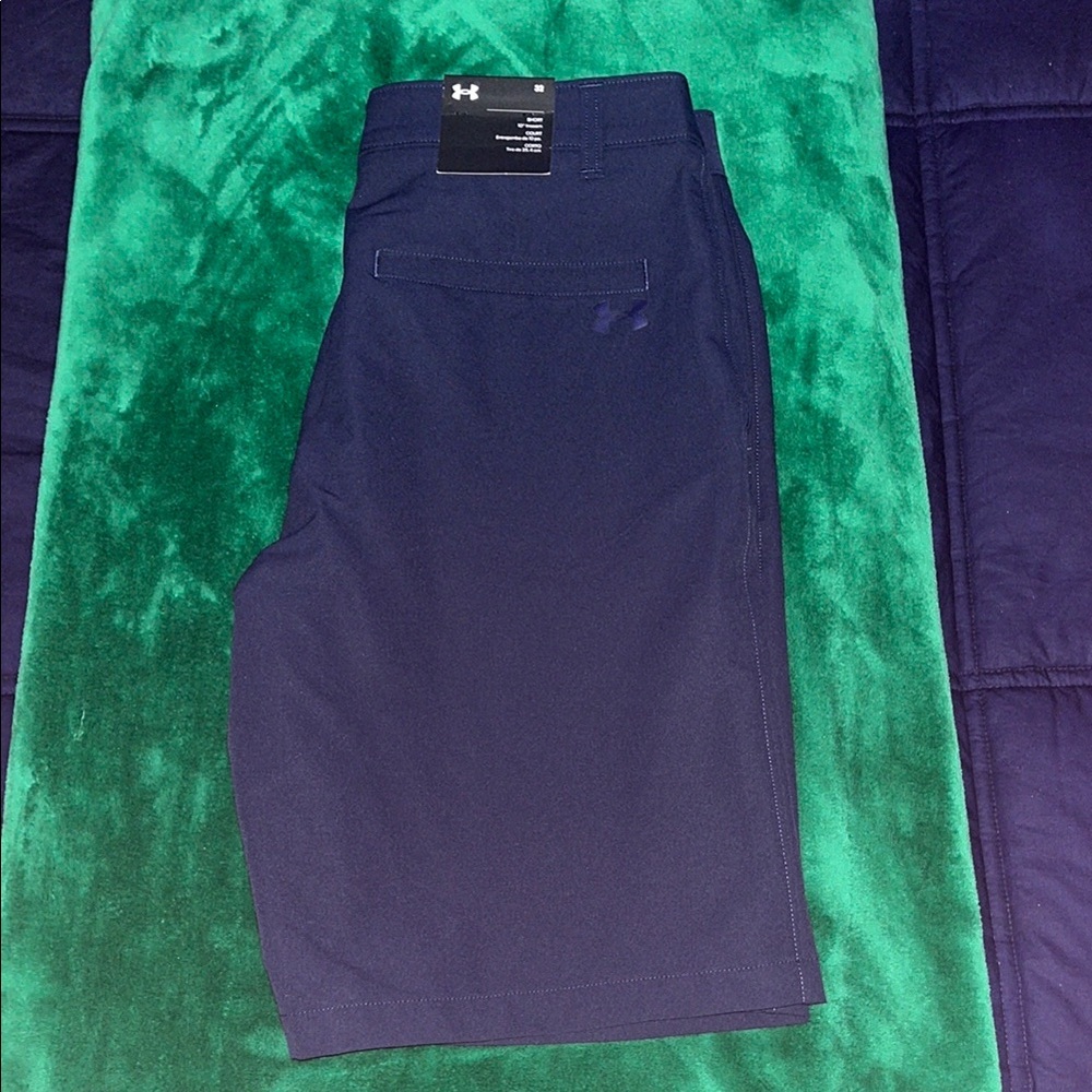 Under Armour Men’s Navy 10 in Blue Golf Shorts 32
